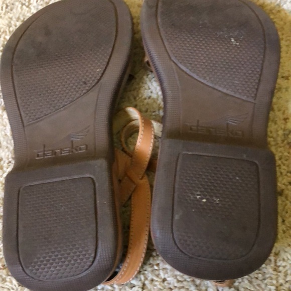 Dansko size 40 tan sandal - Picture 6 of 6